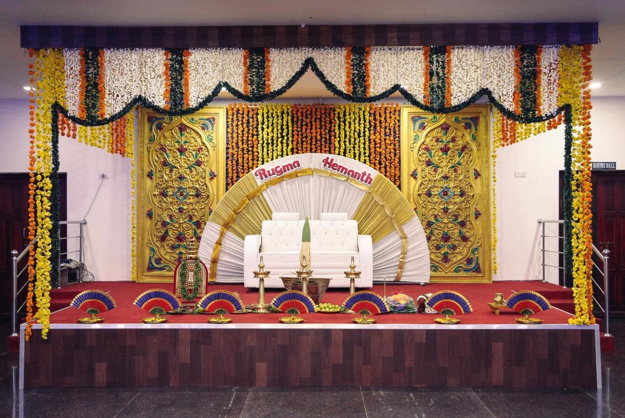 Hare Krishna Inn Guruvāyūr Exterior foto