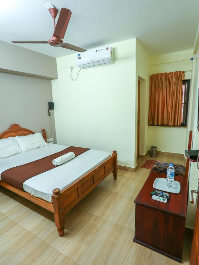 Hare Krishna Inn Guruvāyūr Exterior foto