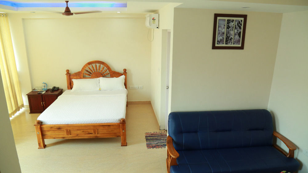 Hare Krishna Inn Guruvāyūr Exterior foto