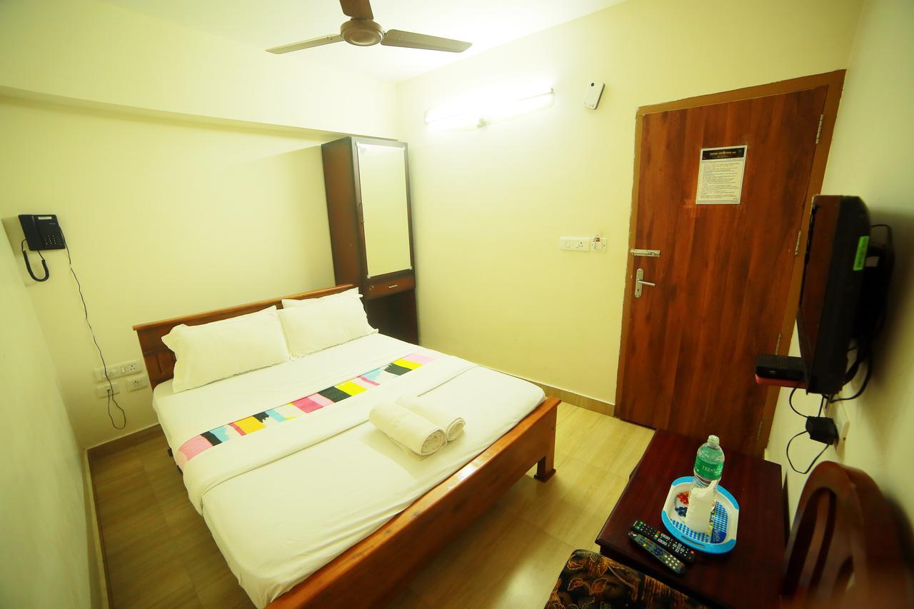 Hare Krishna Inn Guruvāyūr Exterior foto